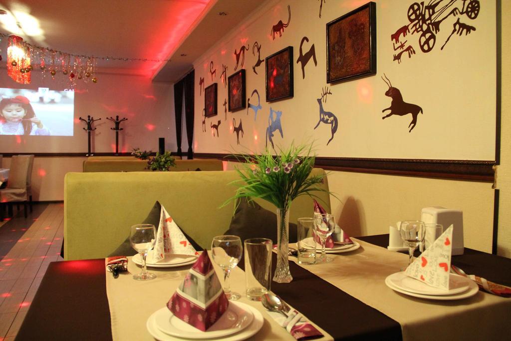 Astina Hotel Astana Ngoại thất bức ảnh